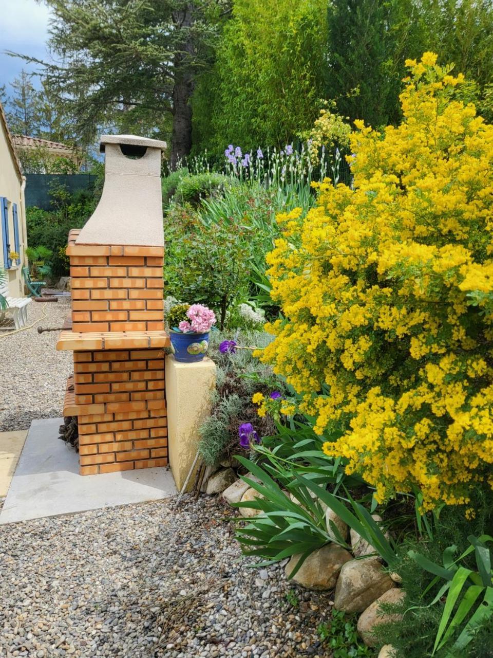 Villa Entrechaux Exteriör bild